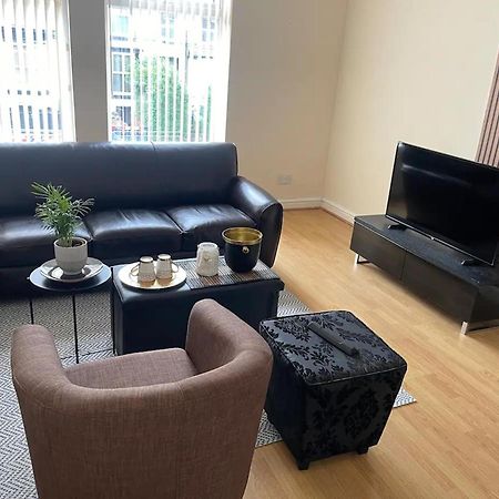 2-Bed Apartment - Sleeps 4 - Street Parking - Wifi Manchester Zewnętrze zdjęcie