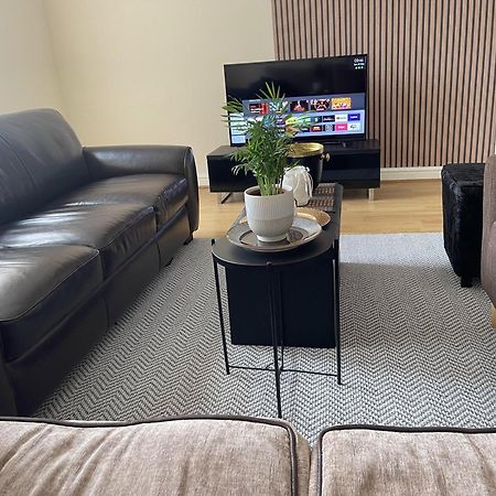 2-Bed Apartment - Sleeps 4 - Street Parking - Wifi Manchester Zewnętrze zdjęcie