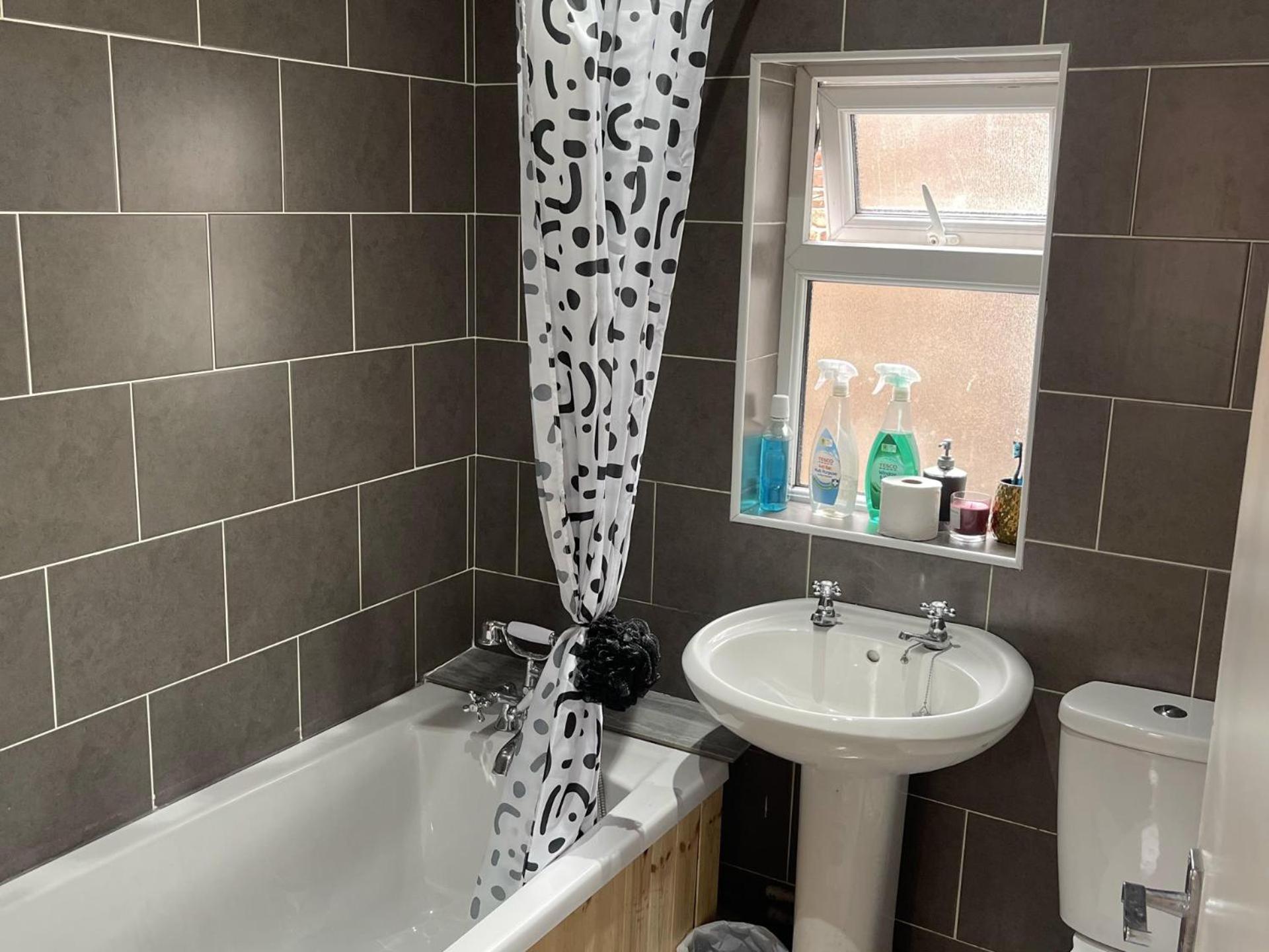 2-Bed Apartment - Sleeps 4 - Street Parking - Wifi Manchester Zewnętrze zdjęcie