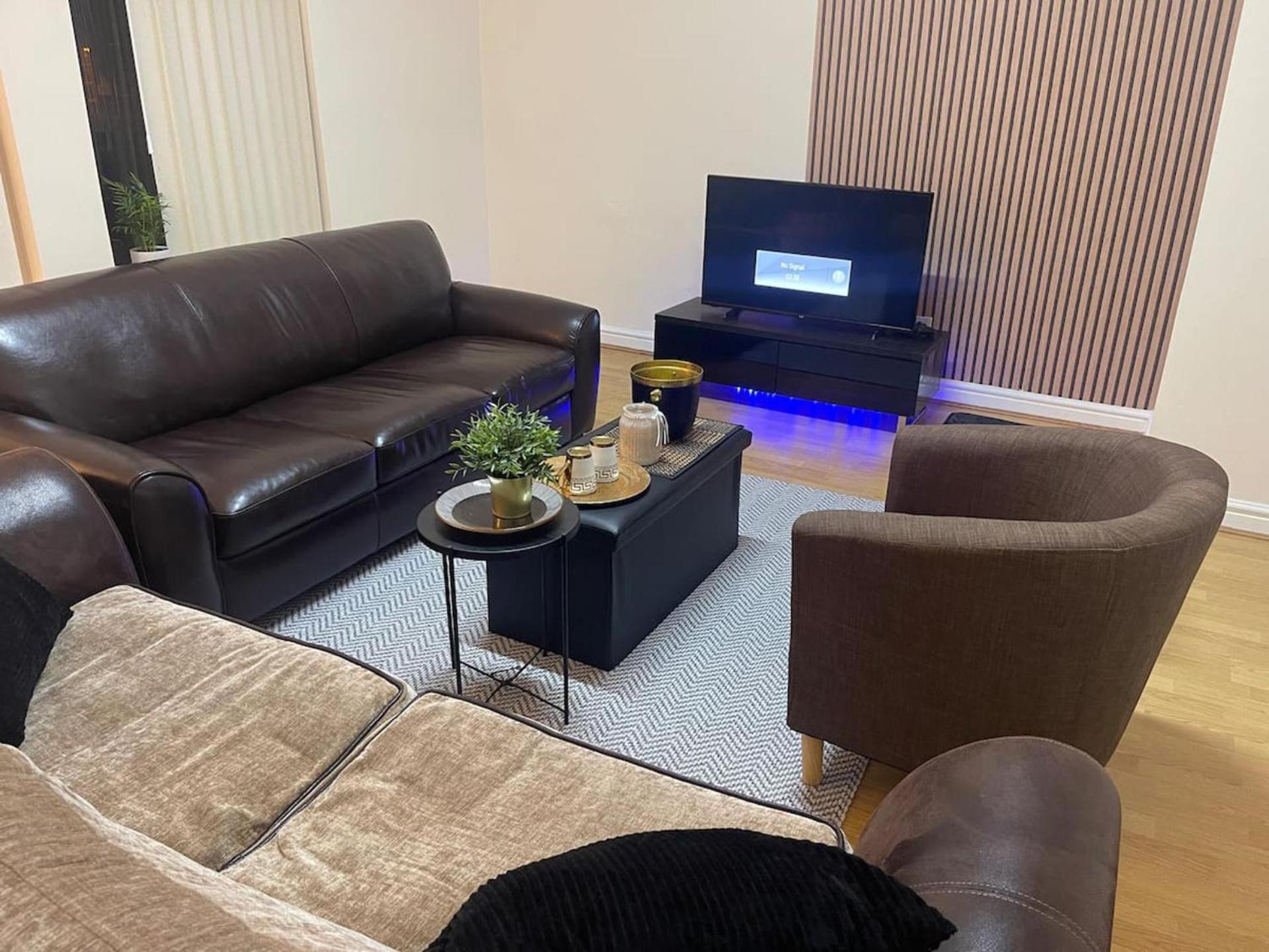 2-Bed Apartment - Sleeps 4 - Street Parking - Wifi Manchester Zewnętrze zdjęcie