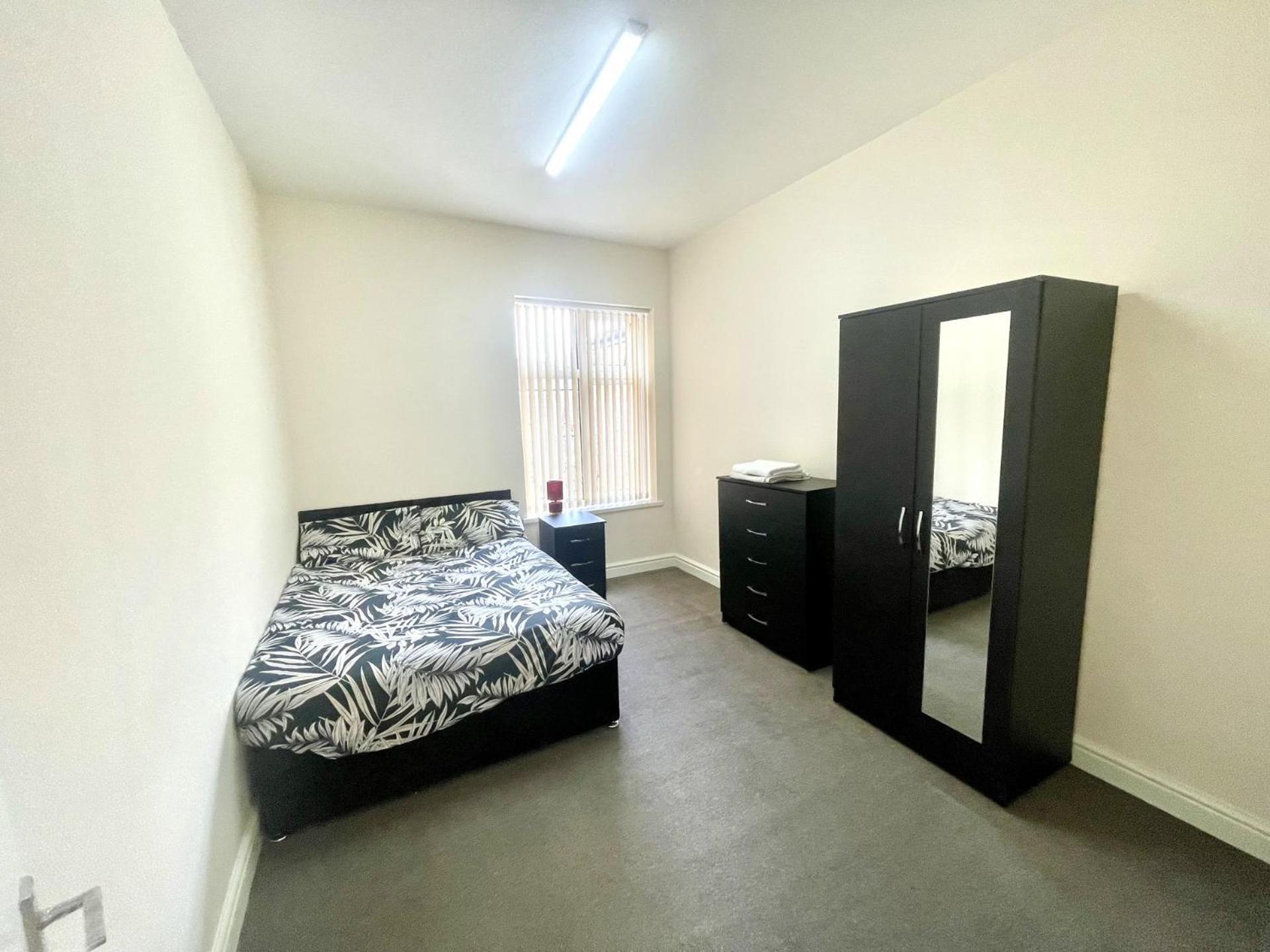 2-Bed Apartment - Sleeps 4 - Street Parking - Wifi Manchester Zewnętrze zdjęcie