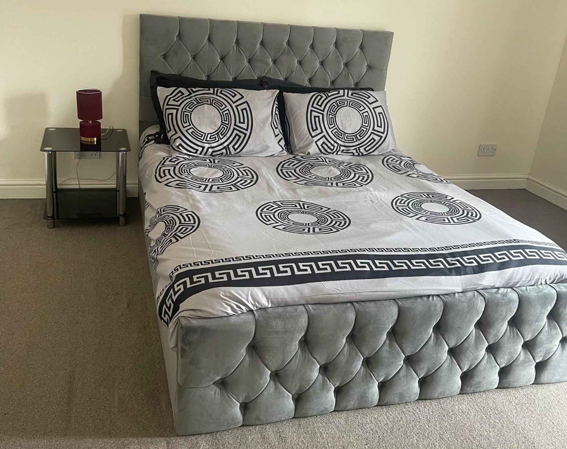 2-Bed Apartment - Sleeps 4 - Street Parking - Wifi Manchester Zewnętrze zdjęcie